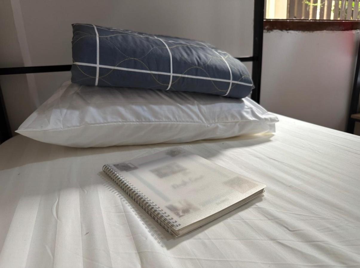 לואנג פרבאנג Aurora Backpackers Hostel מראה חיצוני תמונה