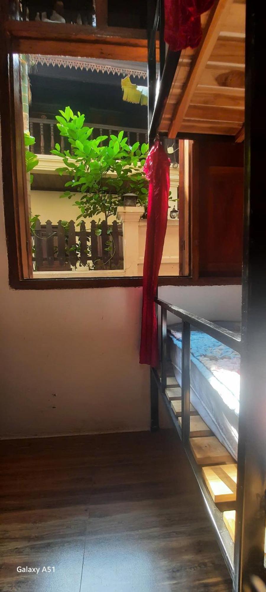 לואנג פרבאנג Aurora Backpackers Hostel מראה חיצוני תמונה