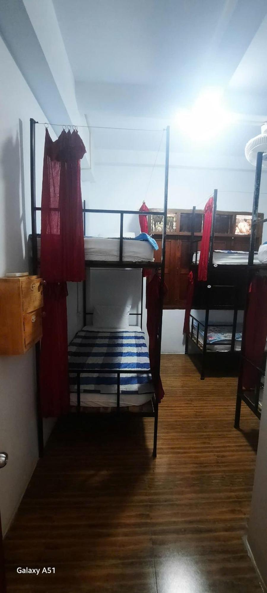 לואנג פרבאנג Aurora Backpackers Hostel מראה חיצוני תמונה